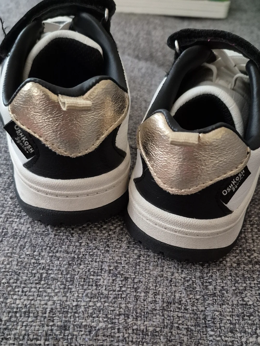 Oshkosh Velcro Girls Shoes Sz.11